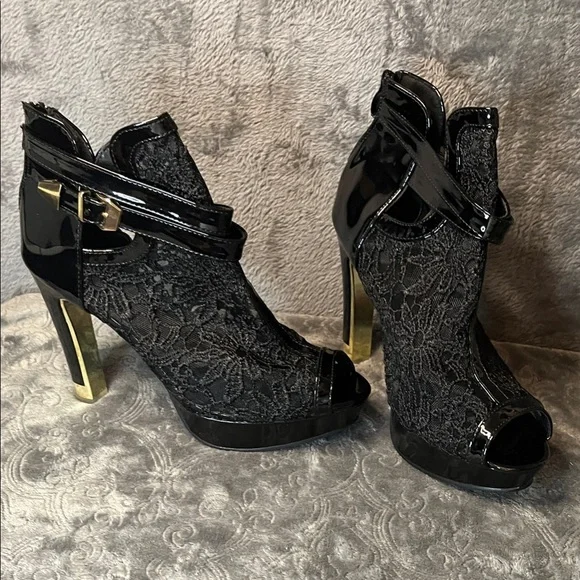 Size 10 Women's Black Lace Peep-Toe High Heel Booties with Gold Heel Accent - Picture 1 of 4